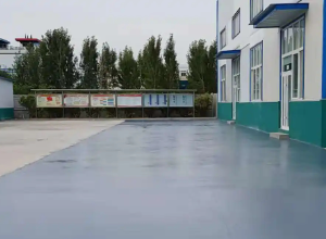 东丽彩色路面喷涂翻新的材料对冬季